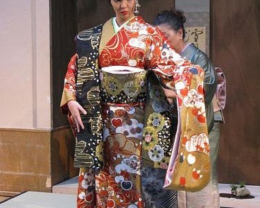 Kimono giapponesi da uomo: la collezione tradizionale e raffinata per un  look autentico.